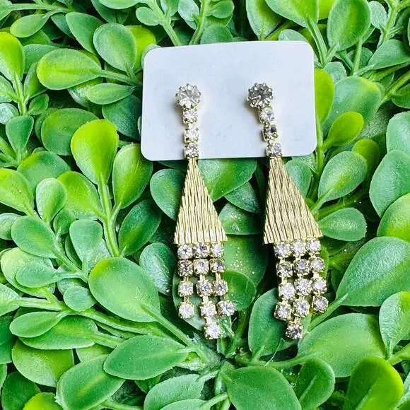 BOGO FREE CRYSTAL DANGLE EARRINGS - Picture 3 of 8